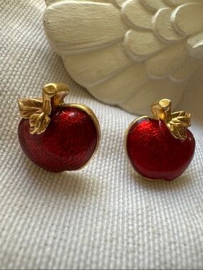 Avon 1992 Apple Harvest Vintage Mini Gold-Tone Red Apple Enamel Stud Earrings